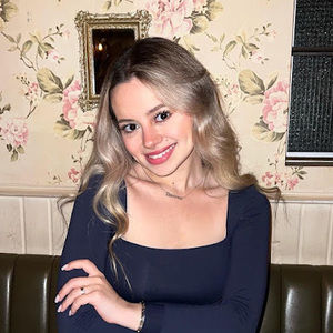 Meet your Posher, Dana